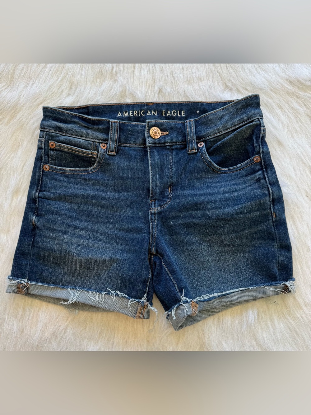 American Eagle Jean Shorts Midi 💙🤍